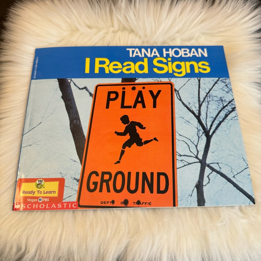I Read Signs by Tana Hoban Paperback
